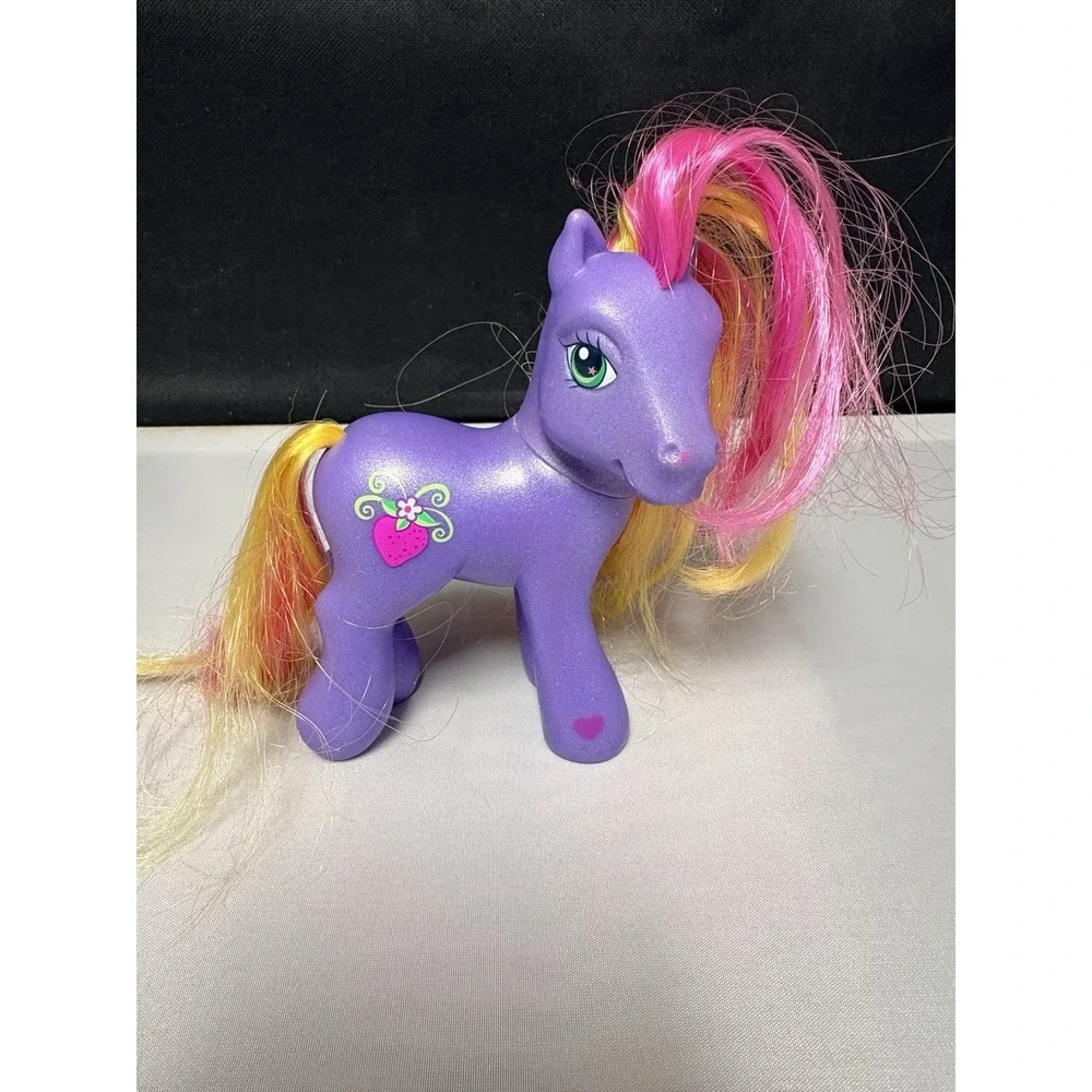 Vintage G3 My Little Pony Bumbleberry Purple Strawberry Magnet Foot Hasbro 2005